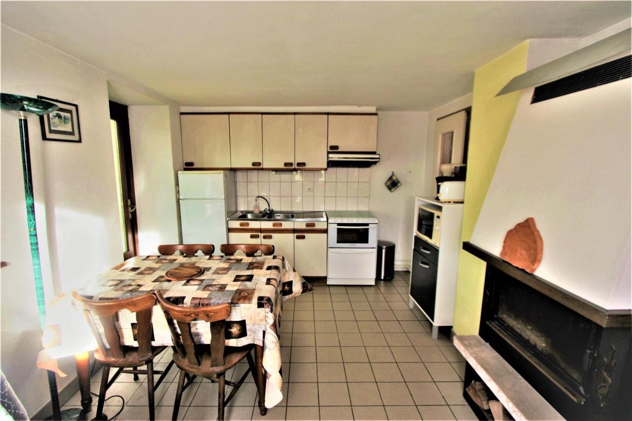 Gite Les Hirondelles Plombieres-les-Bains Exterior photo
